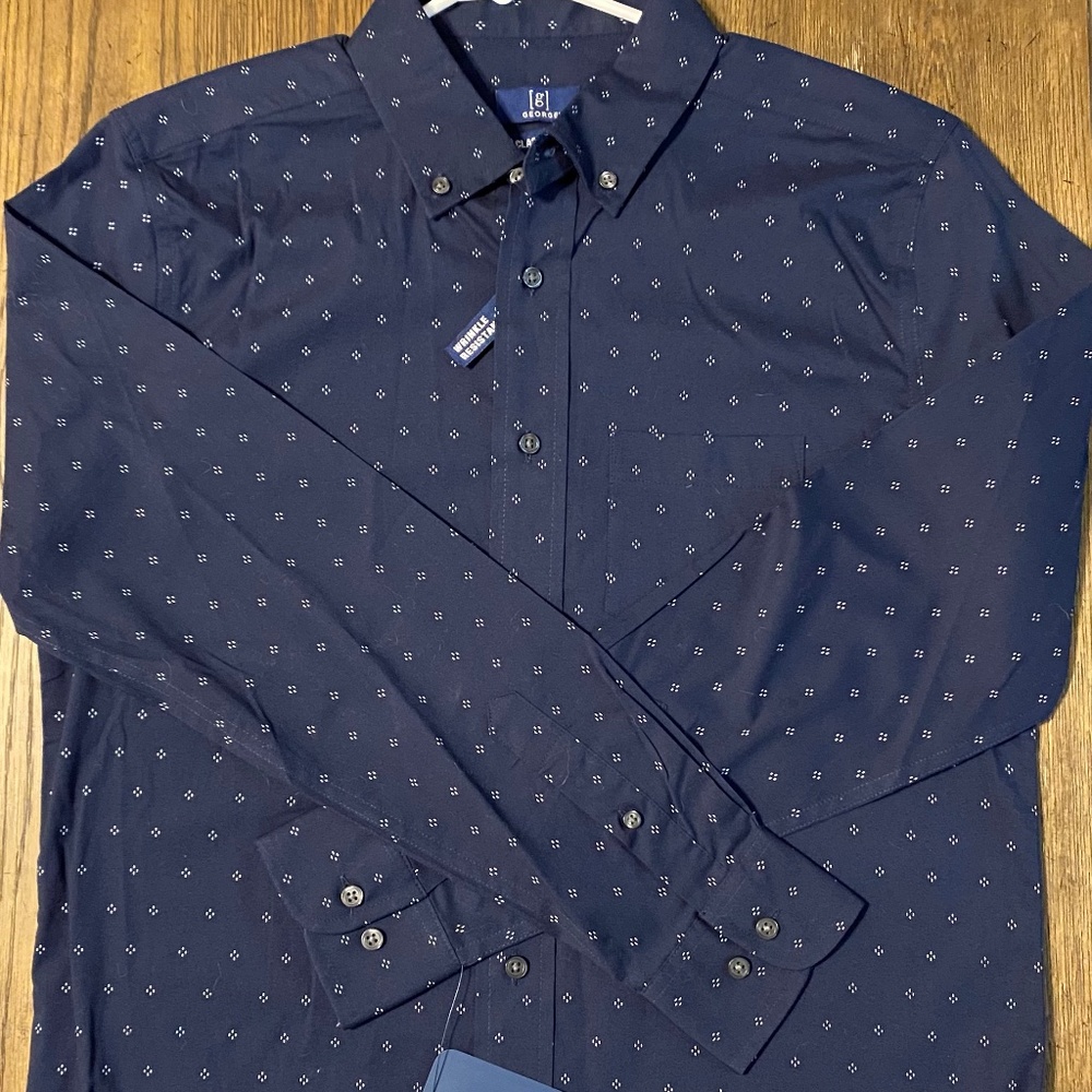 Men's Casual long sleeved dress shirt. NWT.